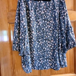 Feminine dress shirt